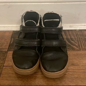 Ugg mid top leather boots. Black, size 11. GUC